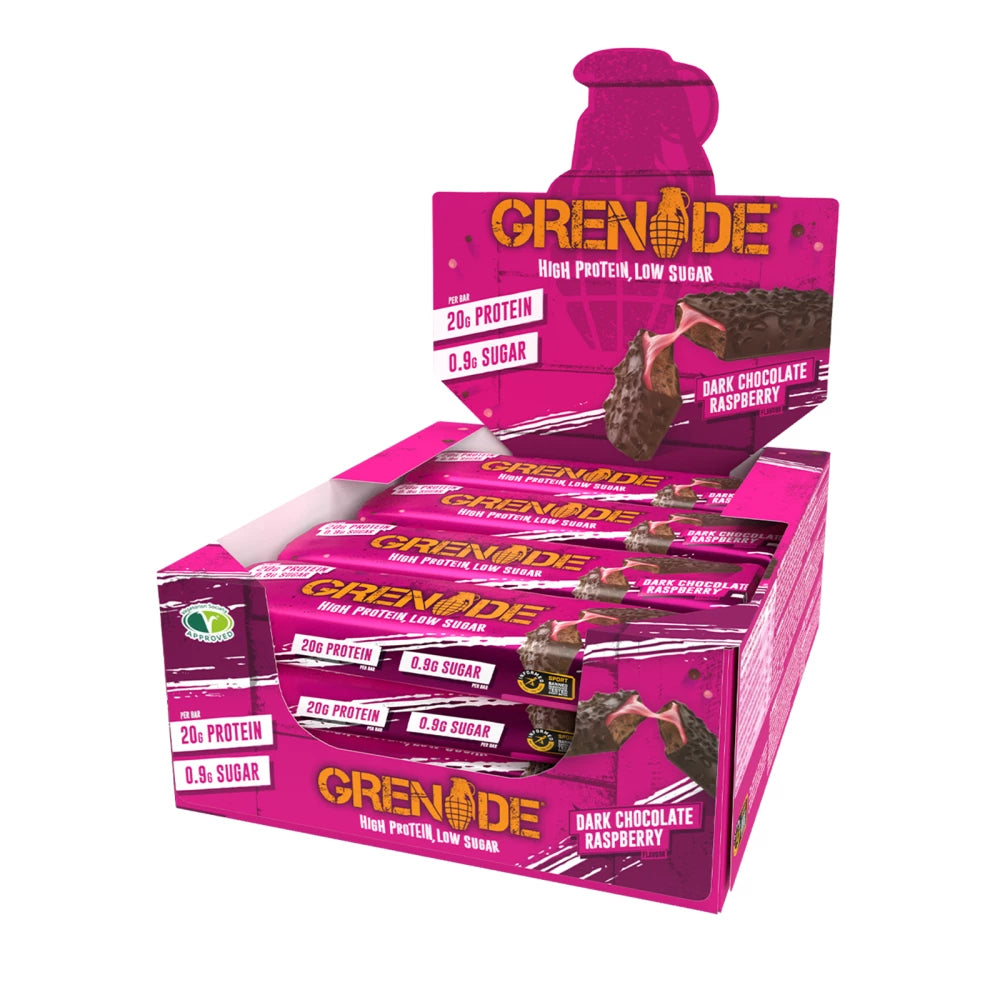 Boîte rose Grenade High Protein Low Sugar saveur Dark Chocolate Raspberry, avec barres à 20 g de protéines et seulement 0,9 g de sucre
