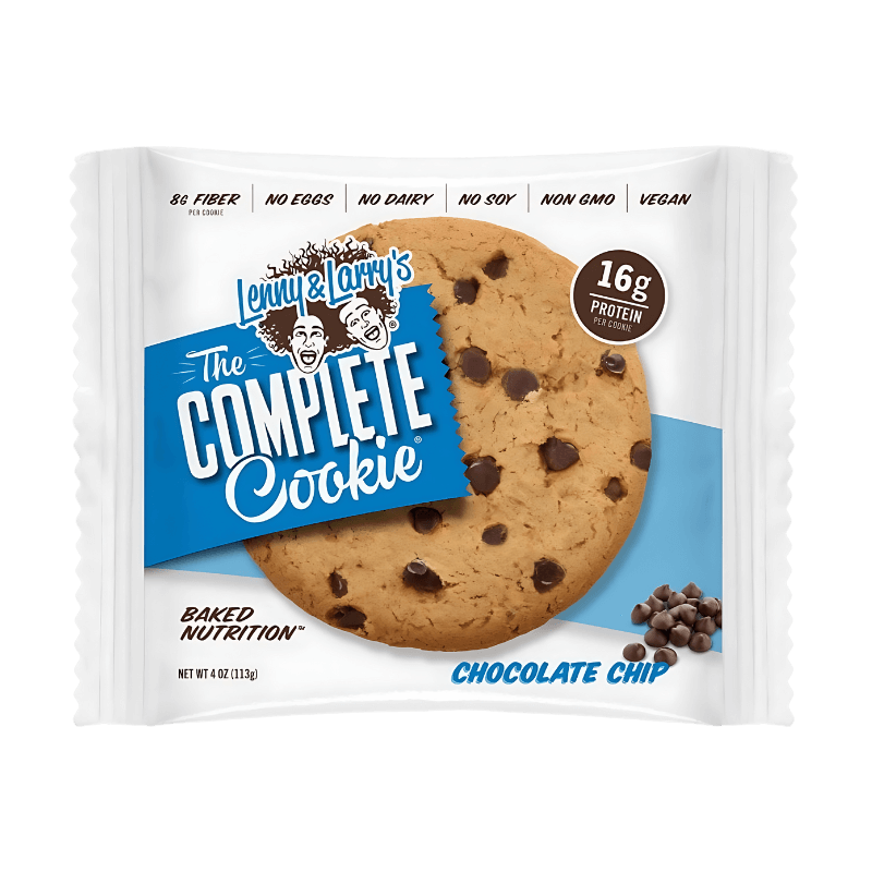 Cookie protéiné Lenny & Larry’s The Complete Cookie saveur pépites de chocolat, sachet blanc et bleu affichant 16 g de protéines, 8 g de fibres, sans œufs, sans lait, sans soja, non OGM et végan