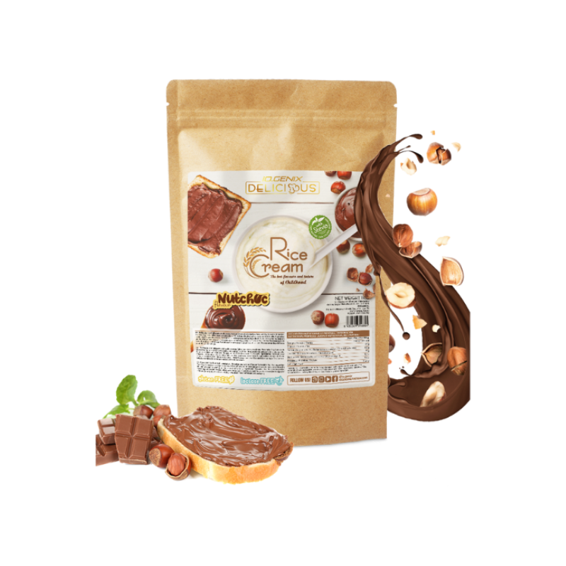 Sachet de crème de riz IOGENIX Rice Cream Nutchoc accompagné d’un tourbillon de chocolat et de noisettes entières et d’une tartine nappée
