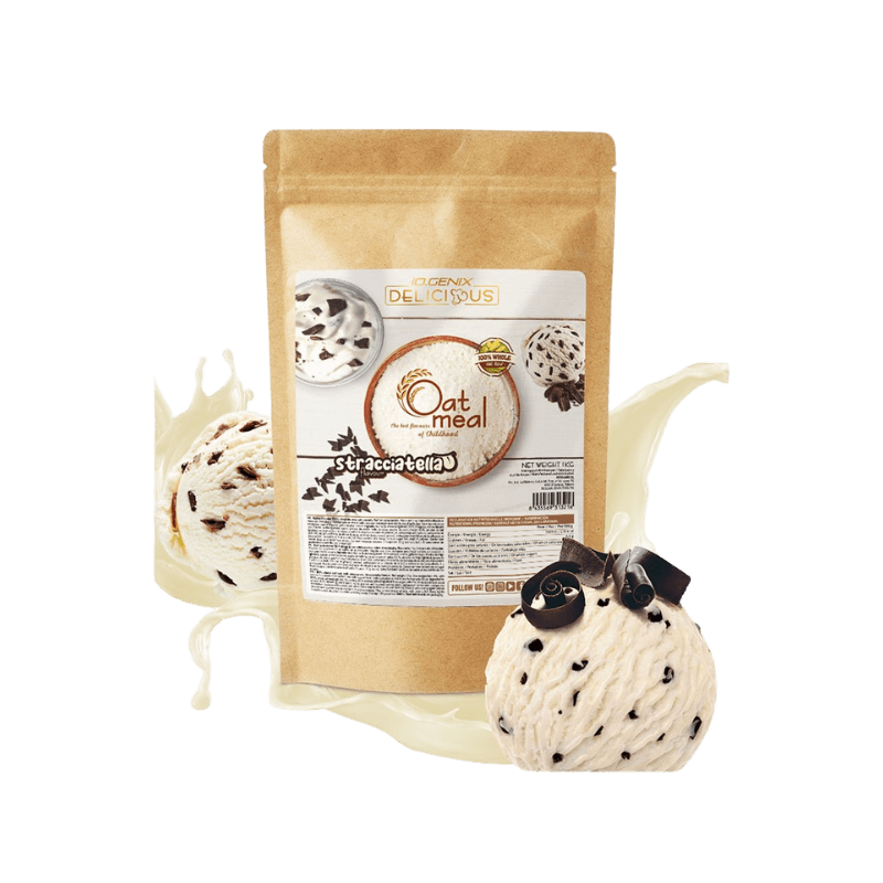Sachet de farine d’avoine Iogenix saveur stracciatella entouré de boules de glace vanille aux éclats de chocolat et d’éclaboussures de lait sur fond blanc