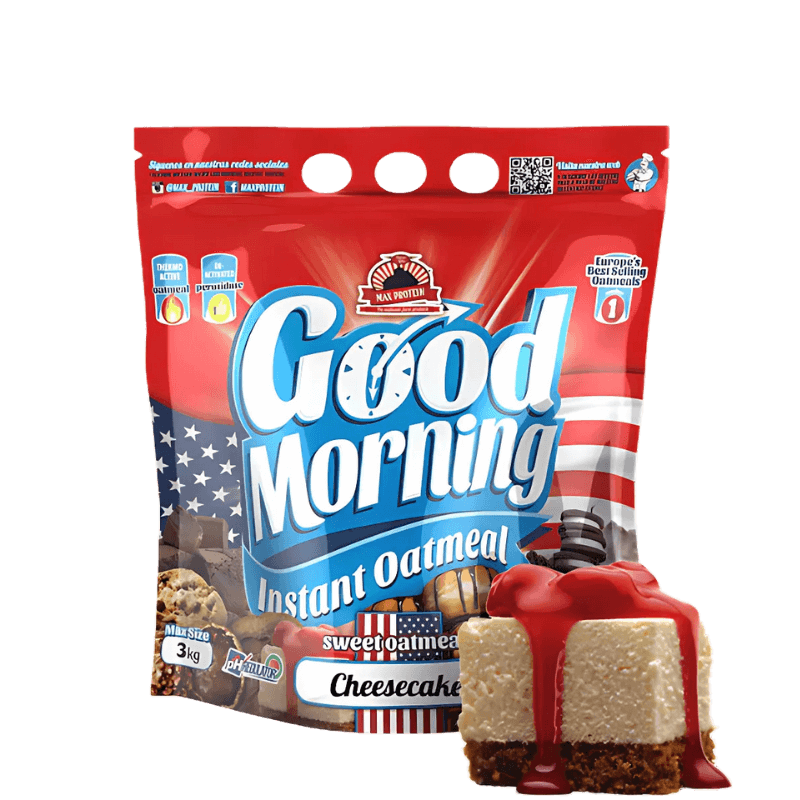 Sachet de flocons d’avoine instantanés Good Morning saveur cheesecake avec un carré de cheesecake nappé de coulis rouge au premier plan sur fond blanc