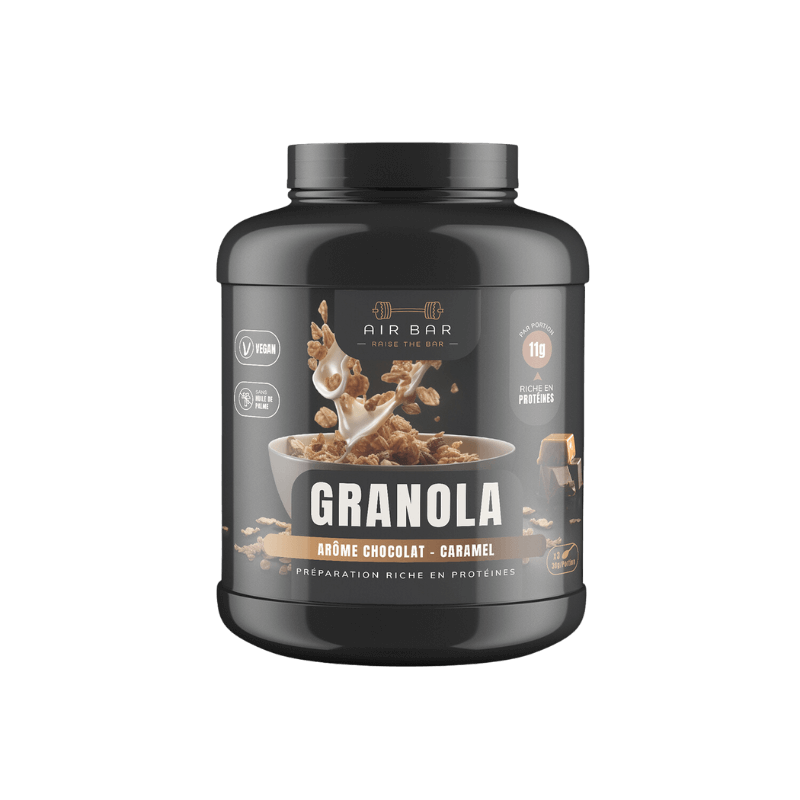 Gros pot noir de granola protéiné vegan Air Bar arôme chocolat caramel avec bol de céréales croustillantes et éclaboussures de lait