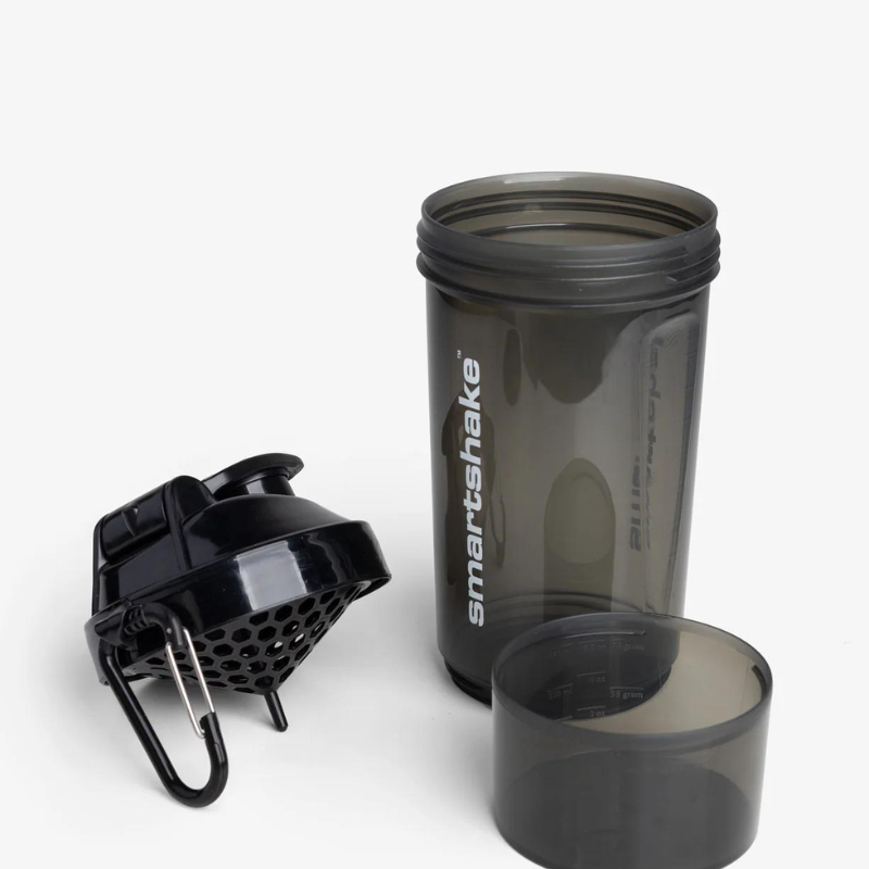 Shaker Smartshake 800 ml noir fumé avec couvercle noir brillant, compartiment vissé et mousqueton