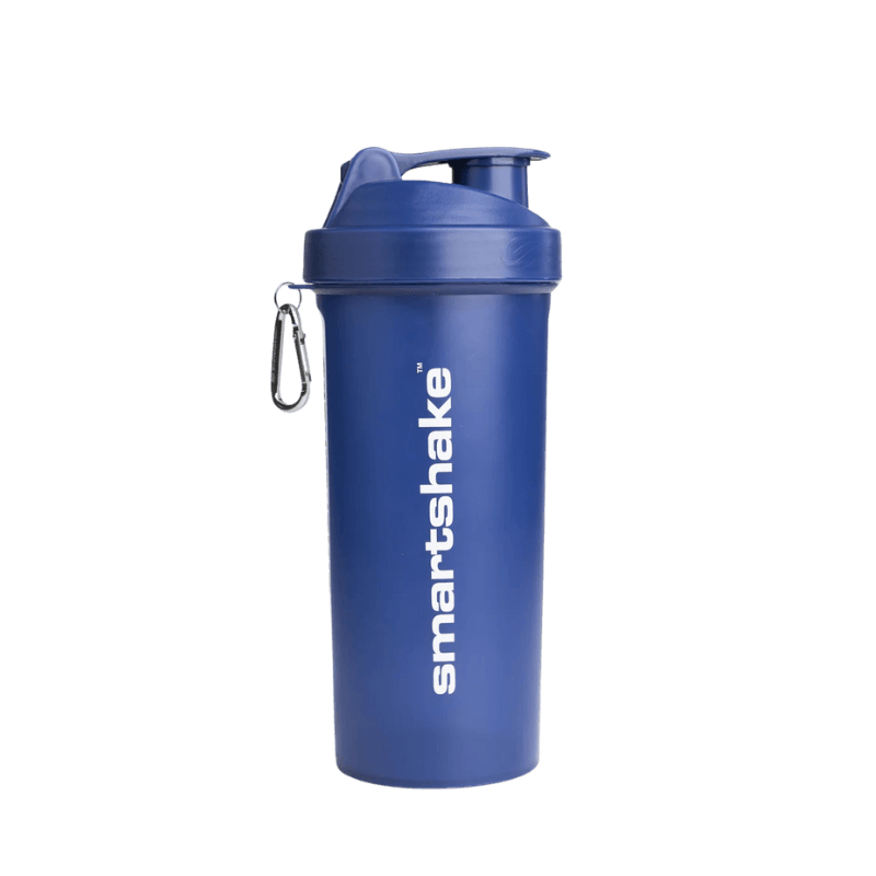 Shaker bleu Smartshake 1000 ml avec logo blanc vertical et mousqueton métallique accroché au couvercle